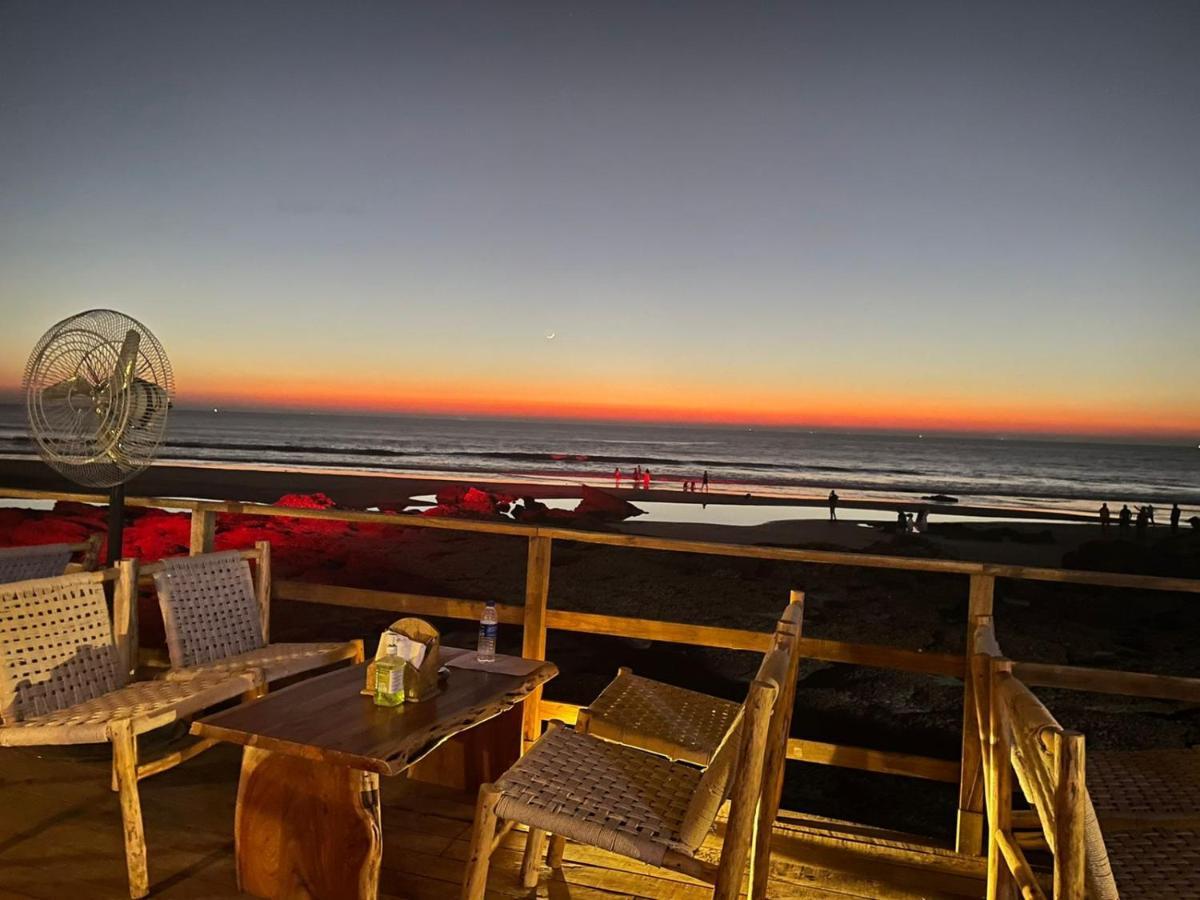 Ukiyo Beach Resort マンドレム エクステリア 写真