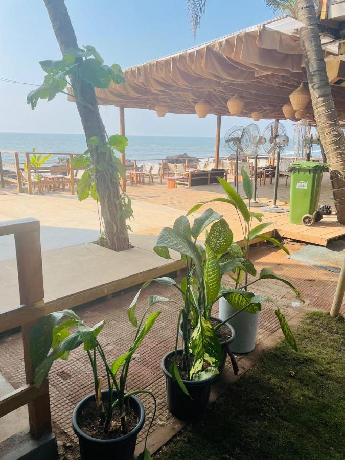 Ukiyo Beach Resort マンドレム エクステリア 写真